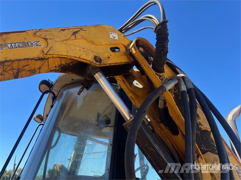 Massey Ferguson 5470 Dyna 4 4WD Tractor الجرارات