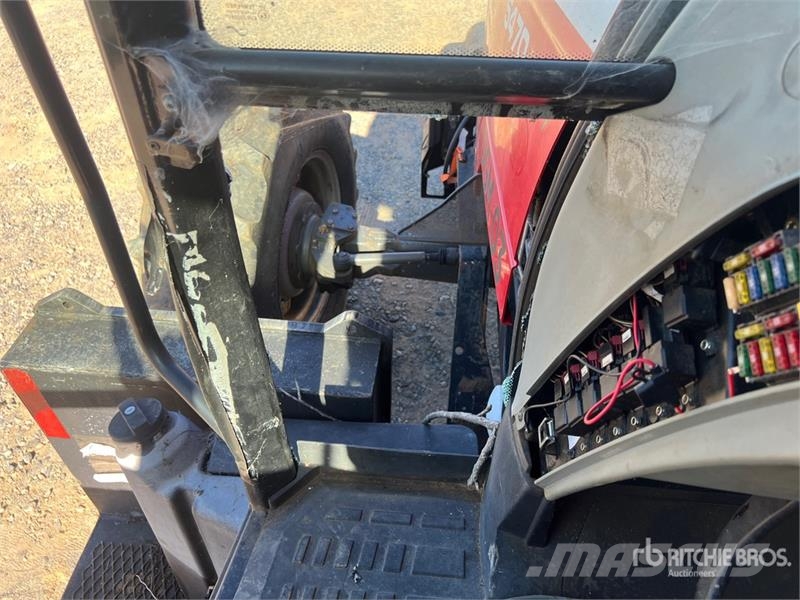 Massey Ferguson 5470 Dyna 4 4WD Tractor الجرارات