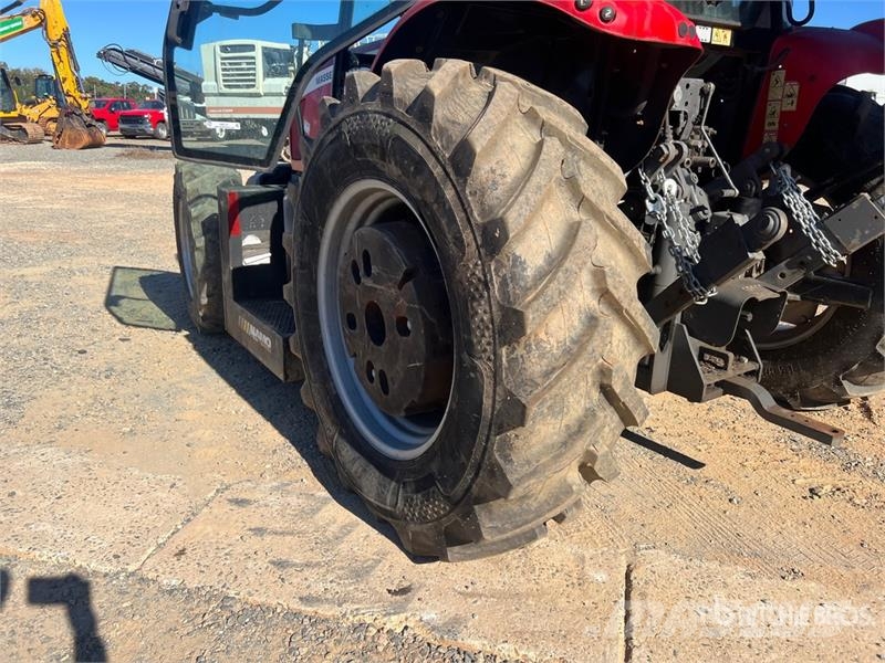 Massey Ferguson 5470 Dyna 4 4WD Tractor الجرارات