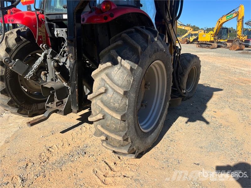Massey Ferguson 5470 Dyna 4 4WD Tractor الجرارات