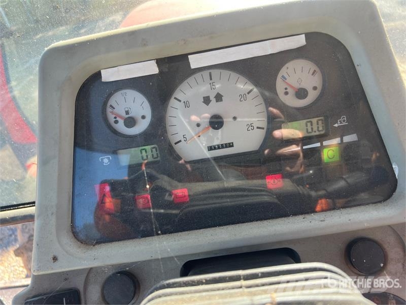 Massey Ferguson 5470 Dyna 4 4WD Tractor الجرارات