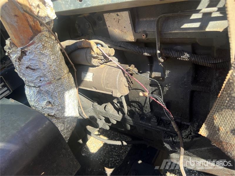 Massey Ferguson 5470 Dyna 4 4WD Tractor الجرارات