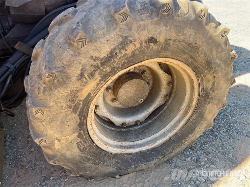 Massey Ferguson 5470 Dyna 4 4WD Tractor الجرارات