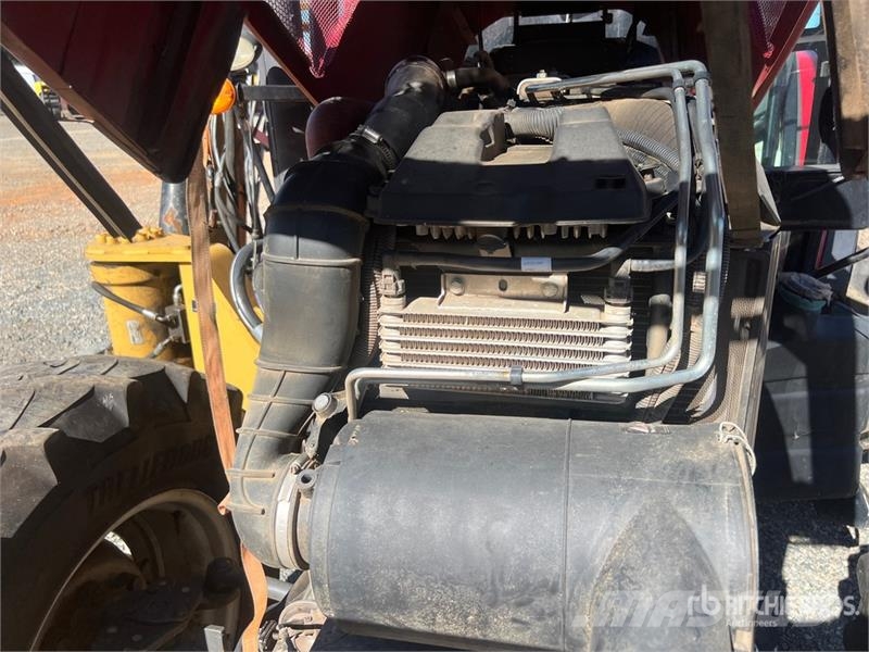 Massey Ferguson 5710 4WD Tractor الجرارات
