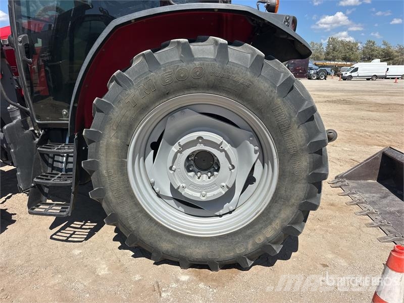Massey Ferguson 5711 4WD Tractor Traktorok