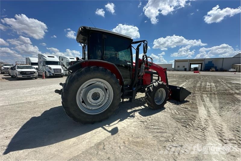Massey Ferguson 5711 4WD Tractor Traktorok