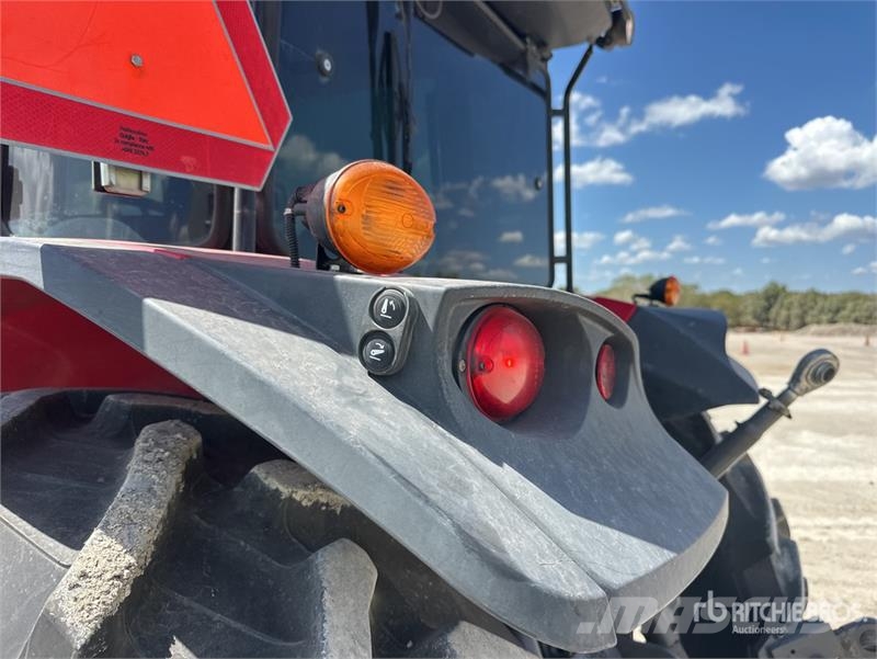 Massey Ferguson 5711 4WD Tractor Traktorok