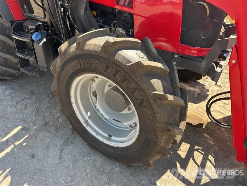 Massey Ferguson 5711 4WD Tractor Traktorok
