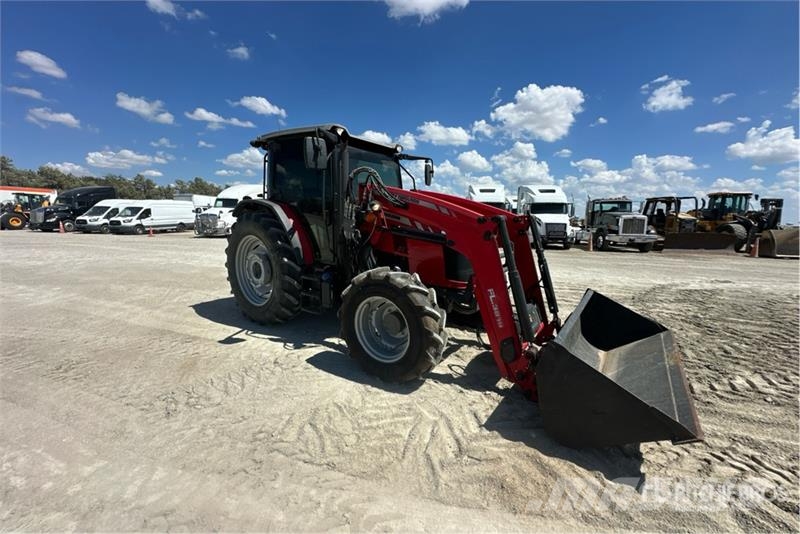 Massey Ferguson 5711 4WD Tractor Traktorok