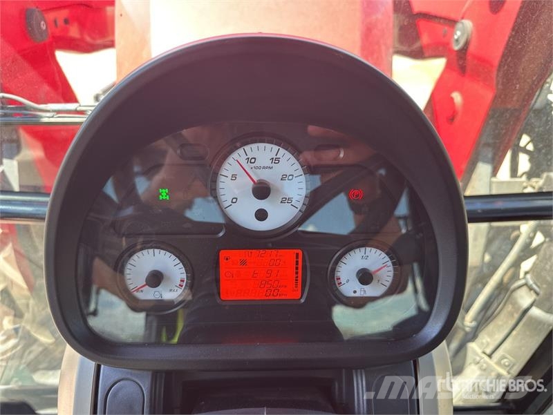 Massey Ferguson 5711 4WD Tractor Traktorok