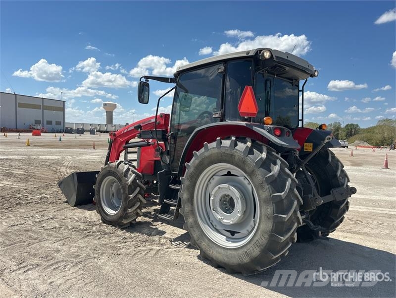 Massey Ferguson 5711 4WD Tractor Traktorer