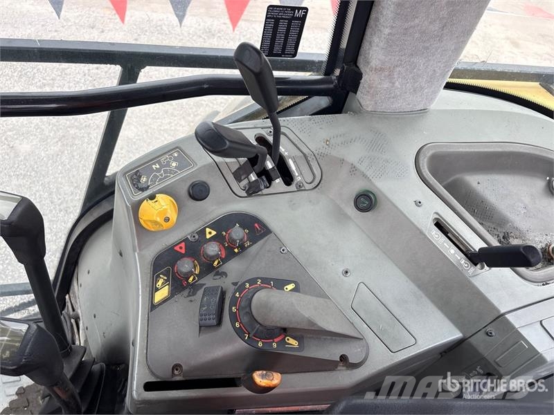 Massey Ferguson 6170 4WD Tractor Traktoren
