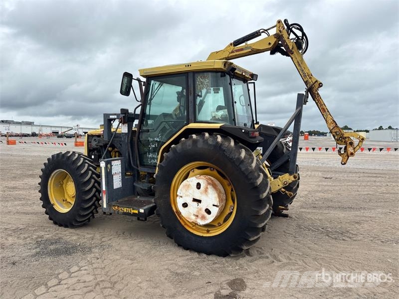 Massey Ferguson 6170 4WD Tractor Traktoren