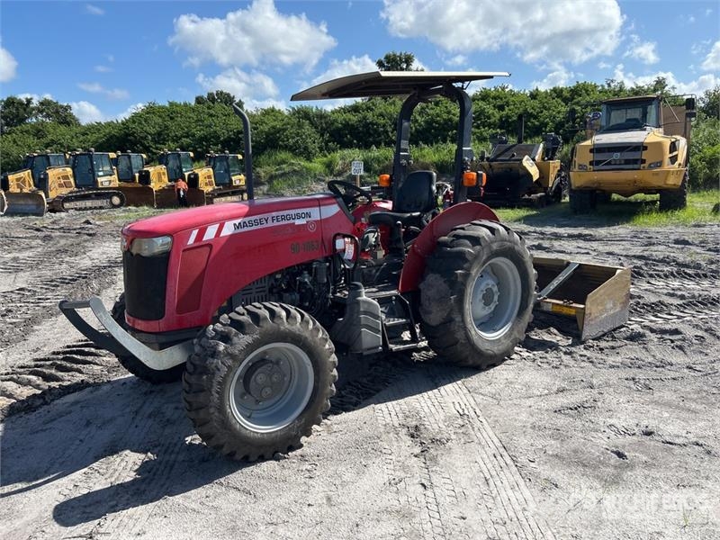 Massey Ferguson MF2605H 4WD Tractor الجرارات