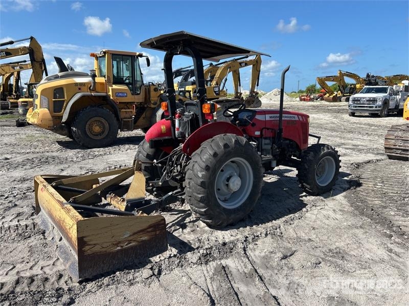 Massey Ferguson MF2605H 4WD Tractor الجرارات