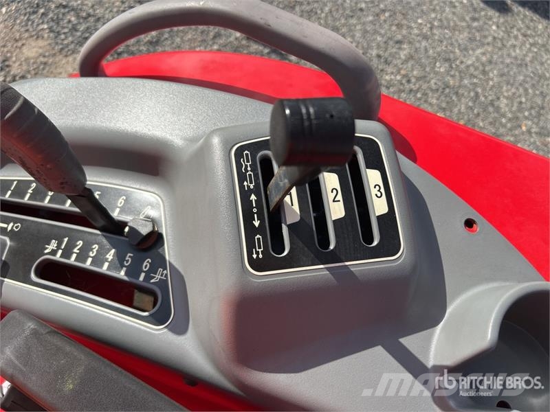 Massey Ferguson MF2850MH 4WD Utility Tractor コンパクトトラクター