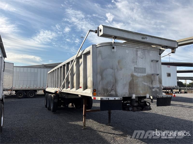 Mate 32 ft Tri/A Aluminum Frameless End Dump Trailer Tipper trailers