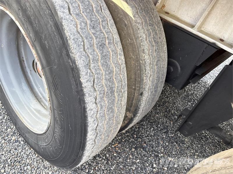 Mate 32 ft Tri/A Aluminum Frameless End Dump Trailer Tipper trailers