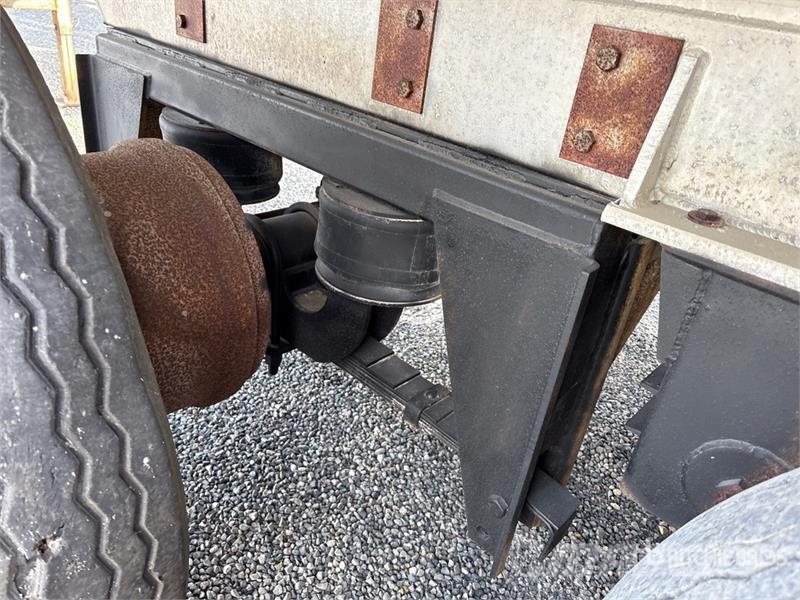 Mate 32 ft Tri/A Aluminum Frameless End Dump Trailer Tipper trailers