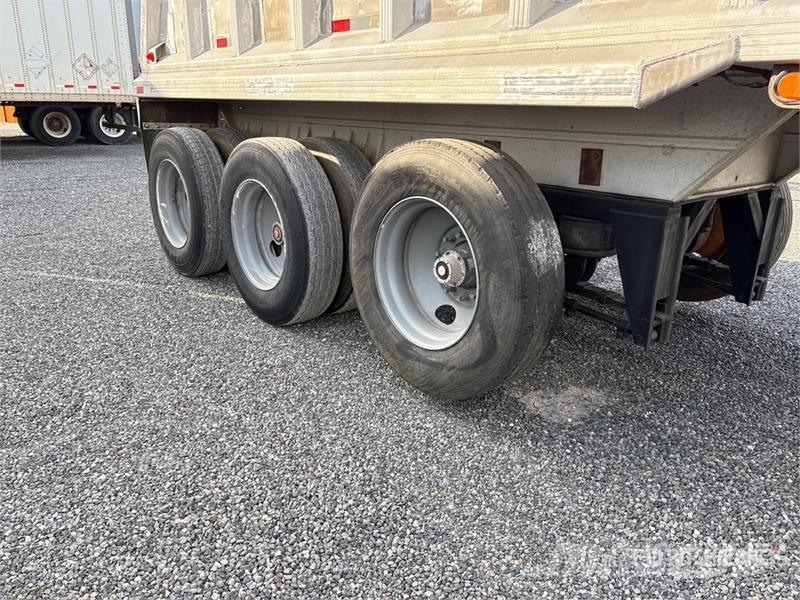 Mate 32 ft Tri/A Aluminum Frameless End Dump Trailer Tipper trailers