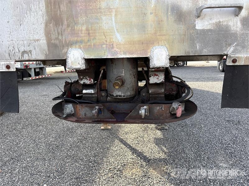 Mate 32 ft Tri/A Aluminum Frameless End Dump Trailer Tipper trailers