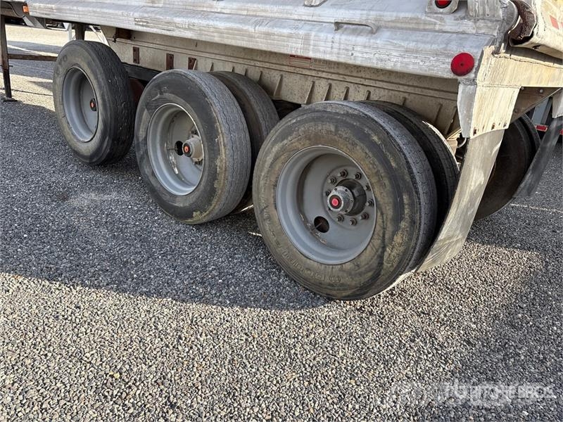 Mate 32 ft Tri/A Aluminum Frameless End Dump Trailer Tipper trailers