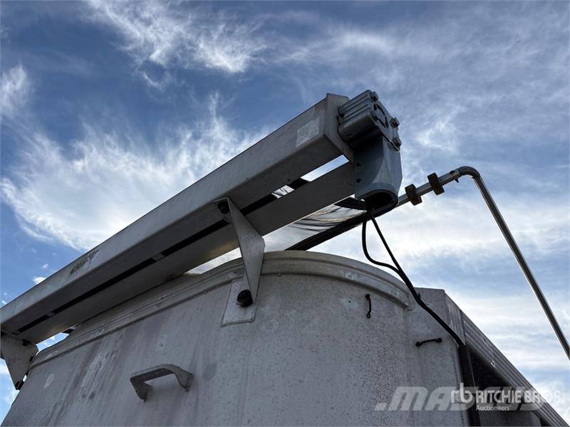 Mate 32 ft Tri/A Aluminum Frameless End Dump Trailer Tipper trailers