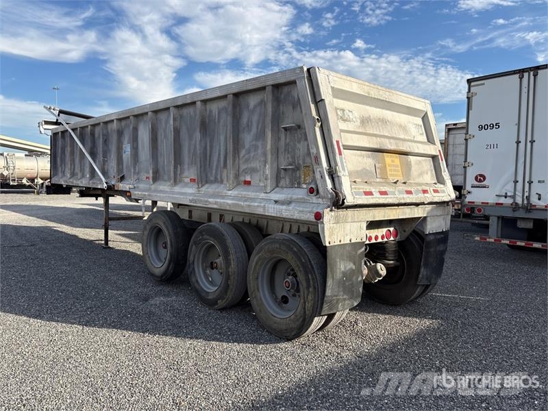Mate 32 ft Tri/A Aluminum Frameless End Dump Trailer Tipper trailers