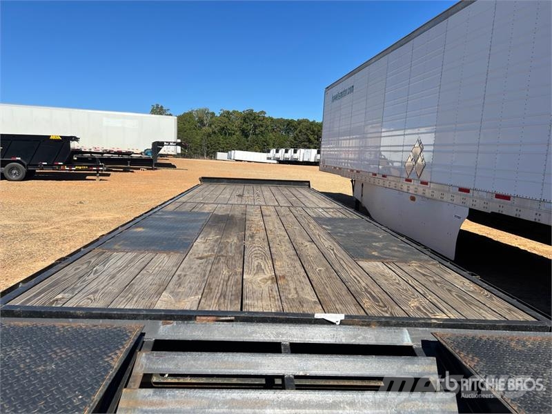 Maxbuilt 20000 lb 30 ft T/A Equipment Trailer Reboques de transporte Auto