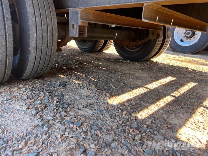 Maxbuilt 20000 lb 30 ft T/A Equipment Trailer Reboques de transporte Auto