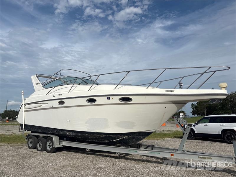 Maxum 3000 SCR 30 ft Cruiser w/ Trailer Andre komponenter