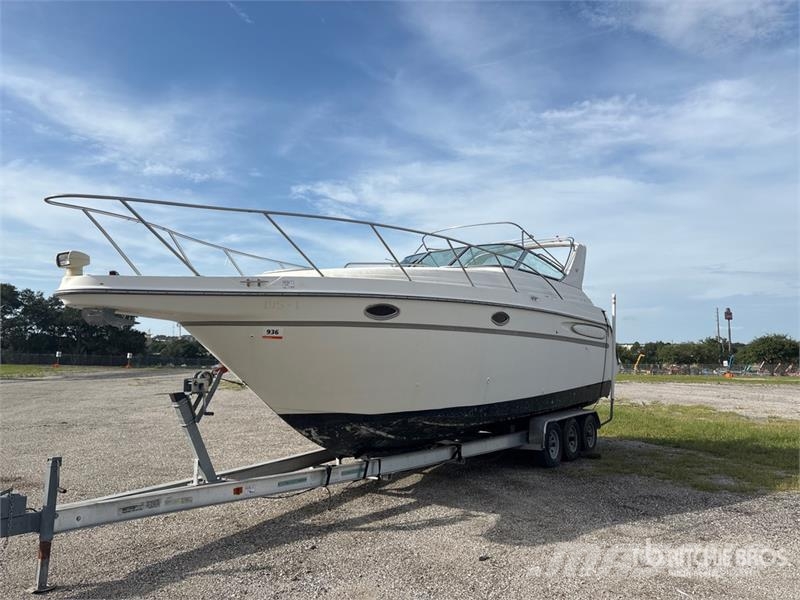 Maxum 3000 SCR 30 ft Cruiser w/ Trailer Andre komponenter