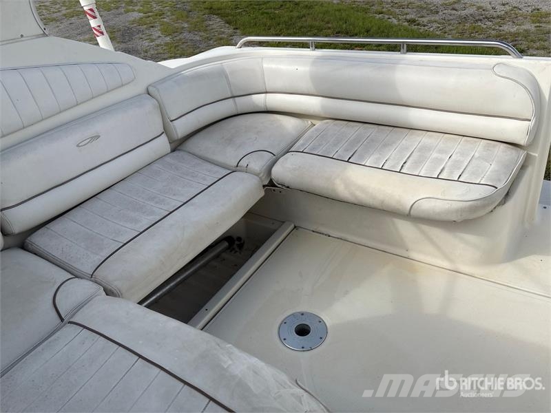 Maxum 3000 SCR 30 ft Cruiser w/ Trailer Andre komponenter