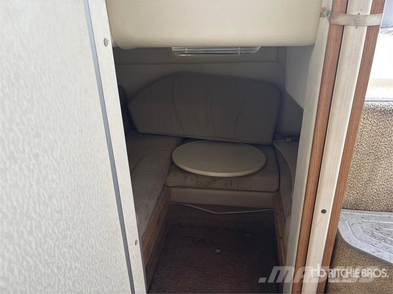 Maxum 3000 SCR 30 ft Cruiser w/ Trailer Andre komponenter