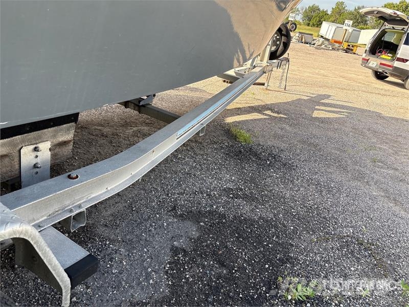 Maxum 3000 SCR 30 ft Cruiser w/ Trailer Andre komponenter