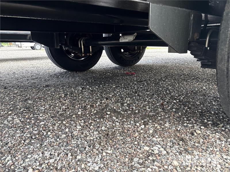  MaxxD 40 ft T/A Equipment Trailer Rimorchio per il trasporto di veicoli