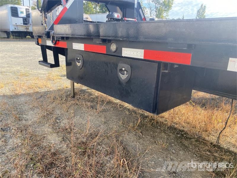  MaxxD RD102 40 ft T/A Gooseneck Equipment Trailer Vehicle transport trailers