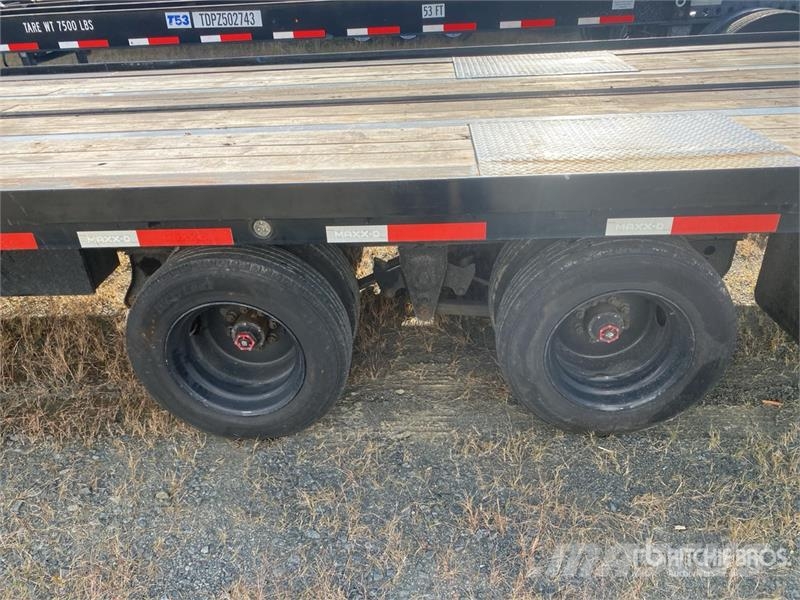  MaxxD RD102 40 ft T/A Gooseneck Equipment Trailer Vehicle transport trailers