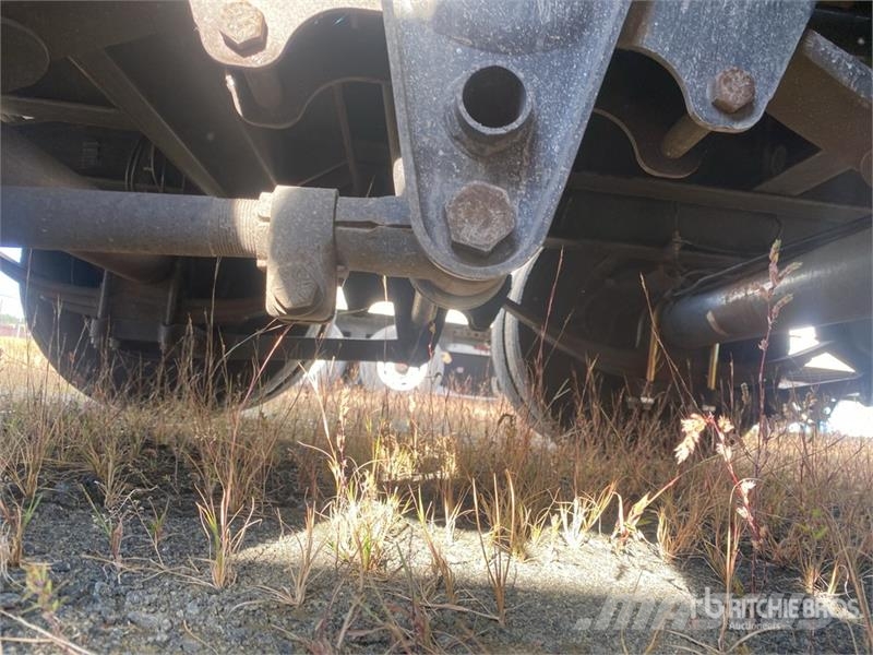  MaxxD RD102 40 ft T/A Gooseneck Equipment Trailer Vehicle transport trailers