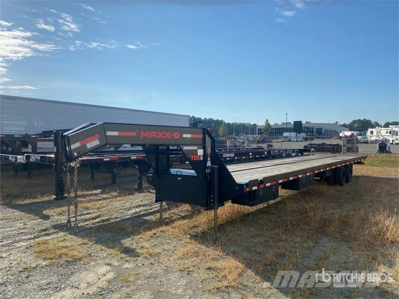  MaxxD RD102 40 ft T/A Gooseneck Equipment Trailer Vehicle transport trailers