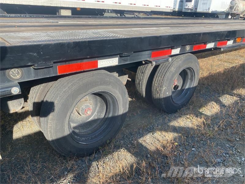  MaxxD RD102 40 ft T/A Gooseneck Equipment Trailer Vehicle transport trailers