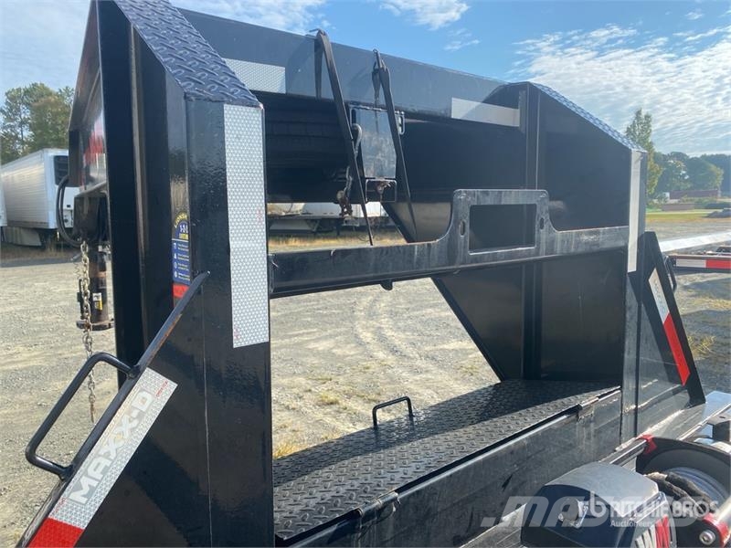  MaxxD RD102 40 ft T/A Gooseneck Equipment Trailer Vehicle transport trailers