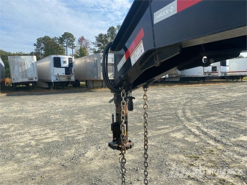  MaxxD RD102 40 ft T/A Gooseneck Equipment Trailer Vehicle transport trailers