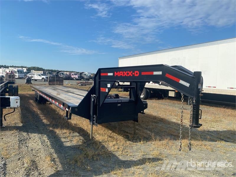  MaxxD RD102 40 ft T/A Gooseneck Equipment Trailer Vehicle transport trailers