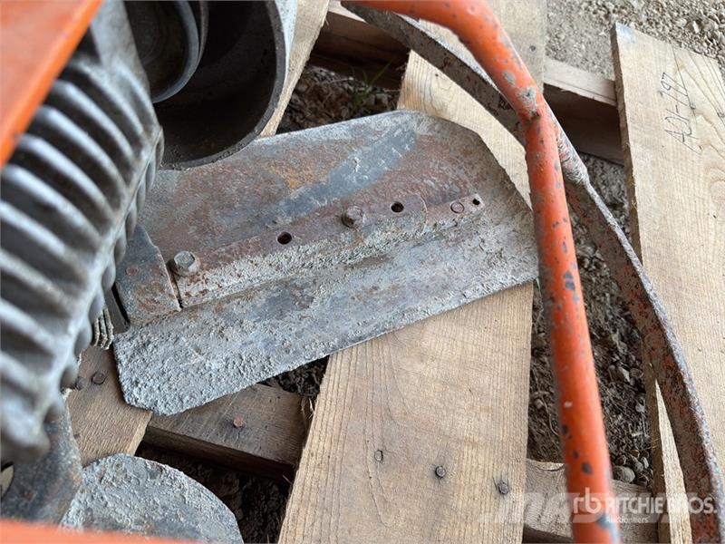 MBW INC TROWEL Power Trowel Skje