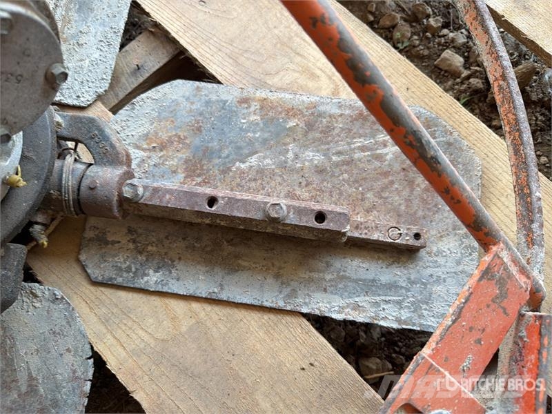 MBW INC TROWEL Power Trowel Skje