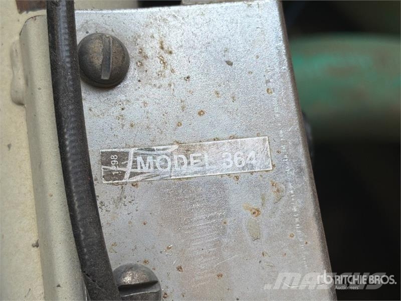 MBW INC TROWEL Power Trowel Skje