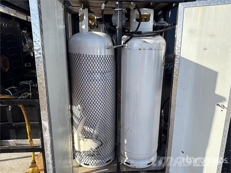  McGruber 12 ft T/A Food Concession Trailer Citas piekabes
