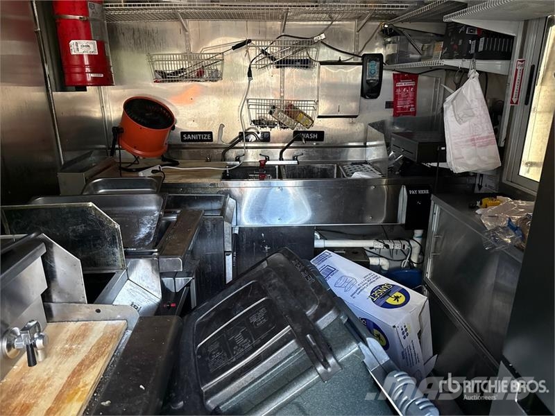  McGruber 12 ft T/A Food Concession Trailer Citas piekabes