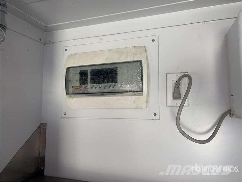 McGuber 15 ft 8 in T/A Food Concession Trailer 기타 트레일러